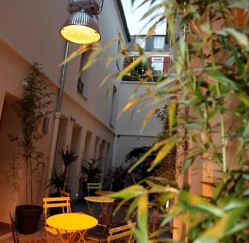 بيت شباب The Loft Boutique باريس