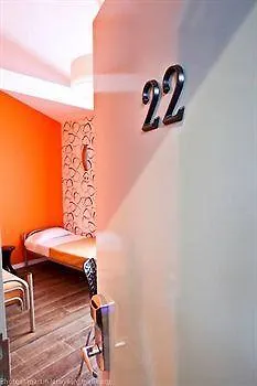 بيت شباب The Loft Boutique *