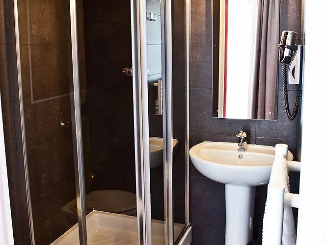 بيت شباب The Loft Boutique *