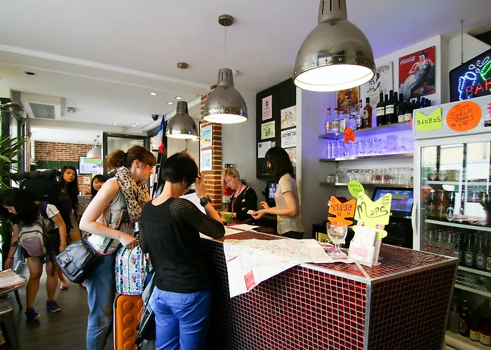 بيت شباب The Loft Boutique *